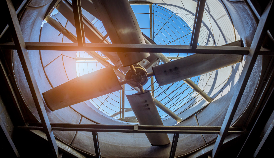 Motoren für Spritzgießpressen